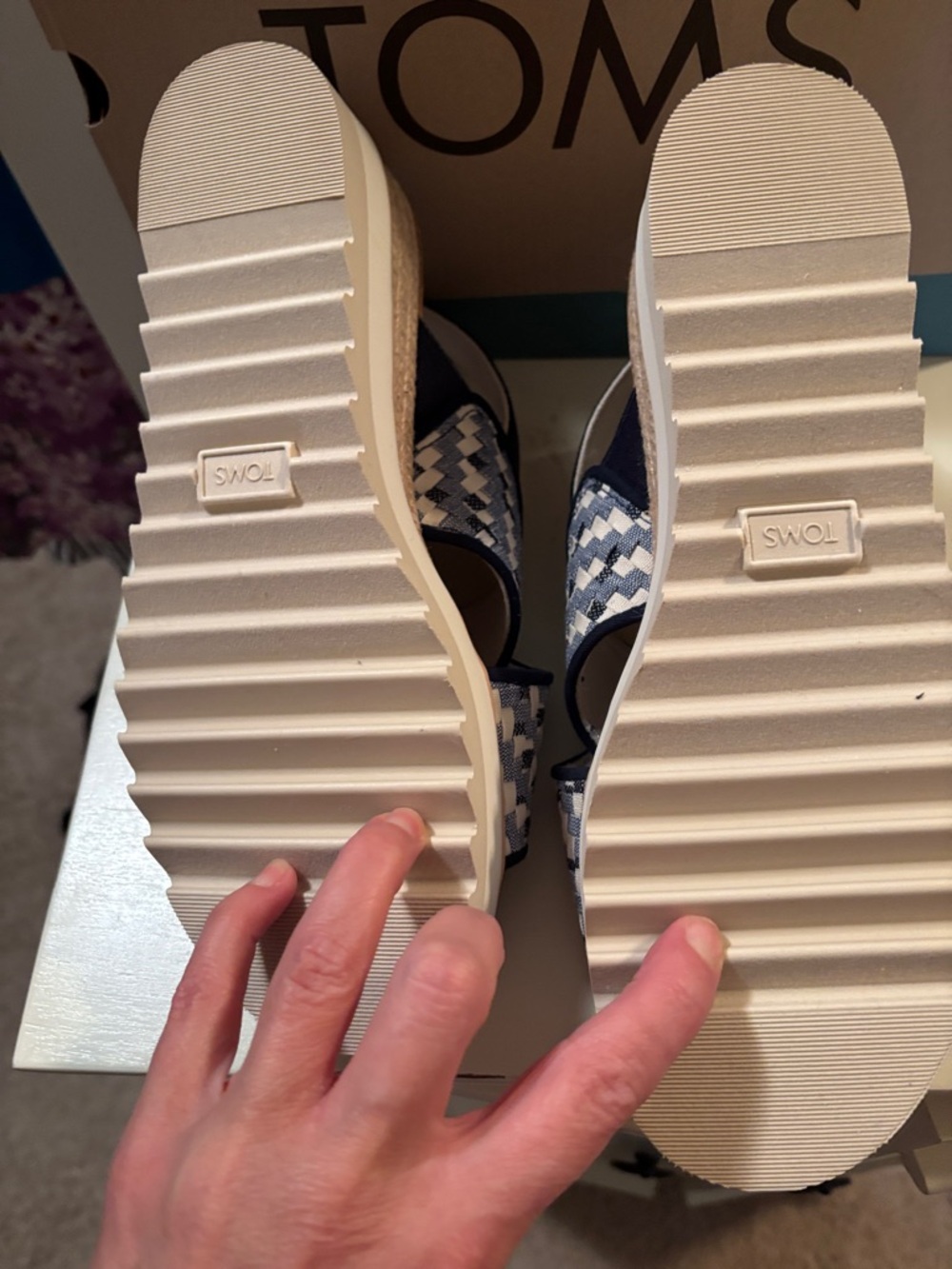 TOMS Navy and Cream Woven Platform Sandals NIB - Picture 4 of 4